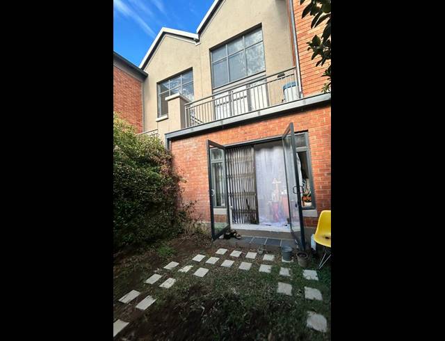 1 BEDROOM PROPERTY TO RENT IN RANDBURG CENTRAL